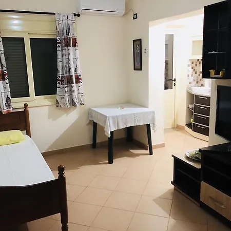 Elsid Apartament * Himarë
